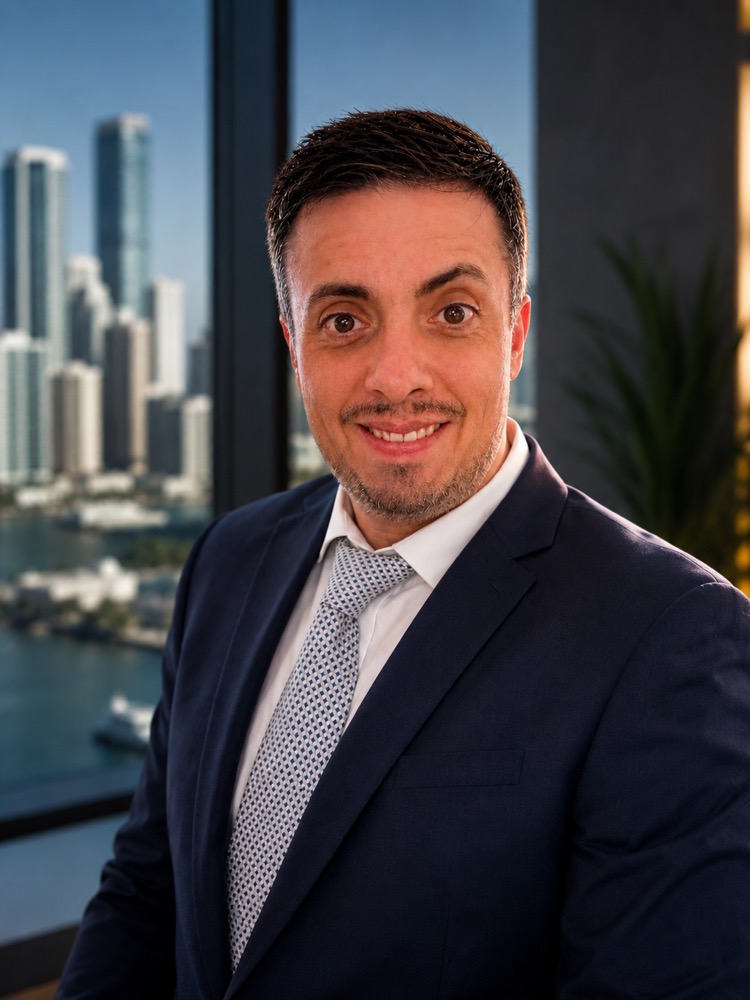 René Metayer — Revenue & Growth Executive